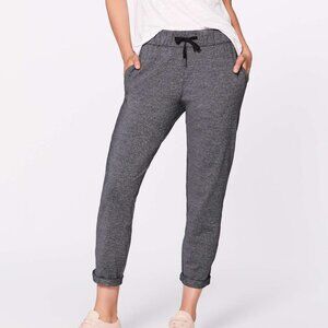 Lululemon On The Fly Pant Heathered Black Size 4